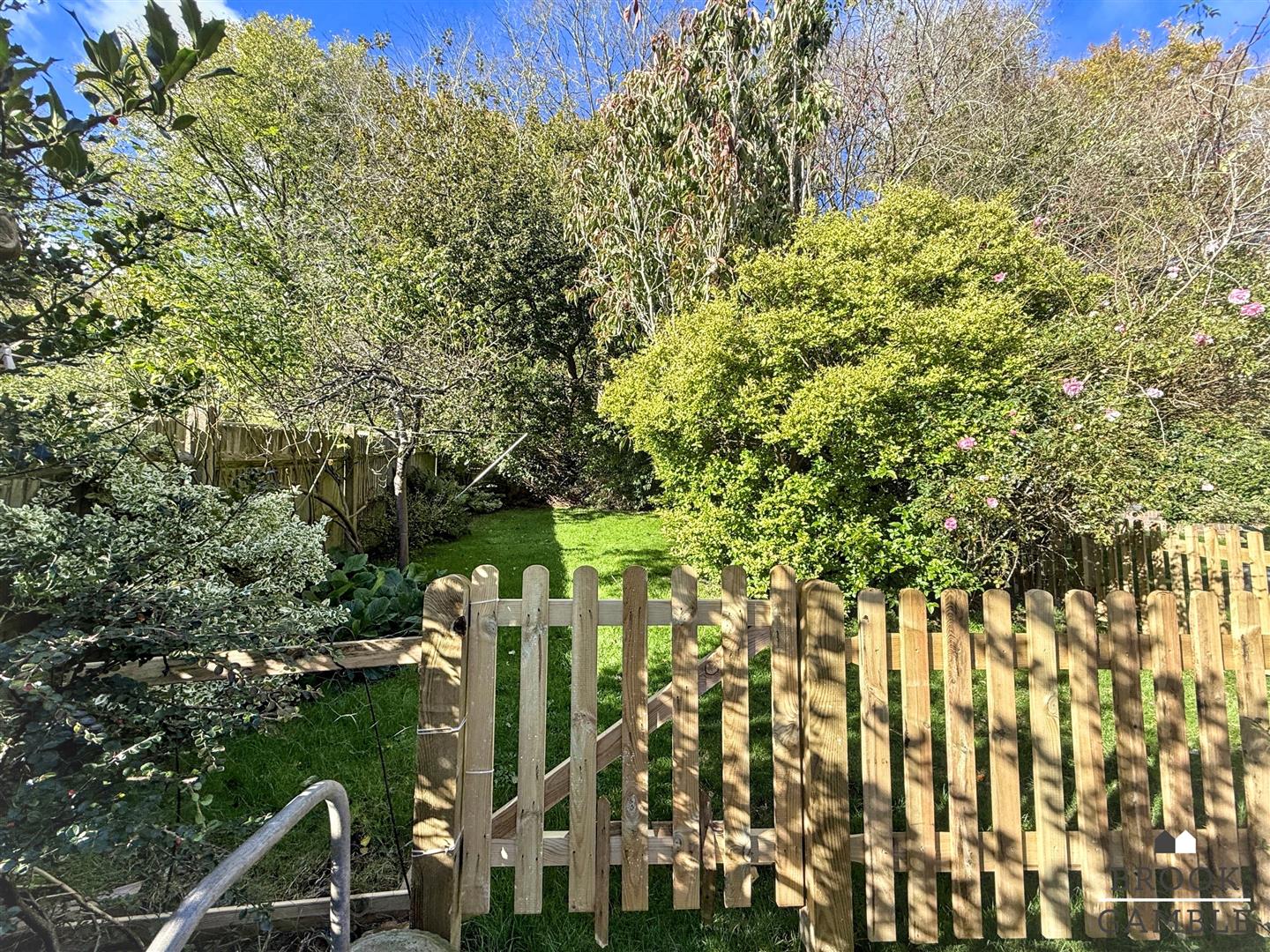 2 Bedroom Apartment. Peppercombe Road in Eastbourne, 18